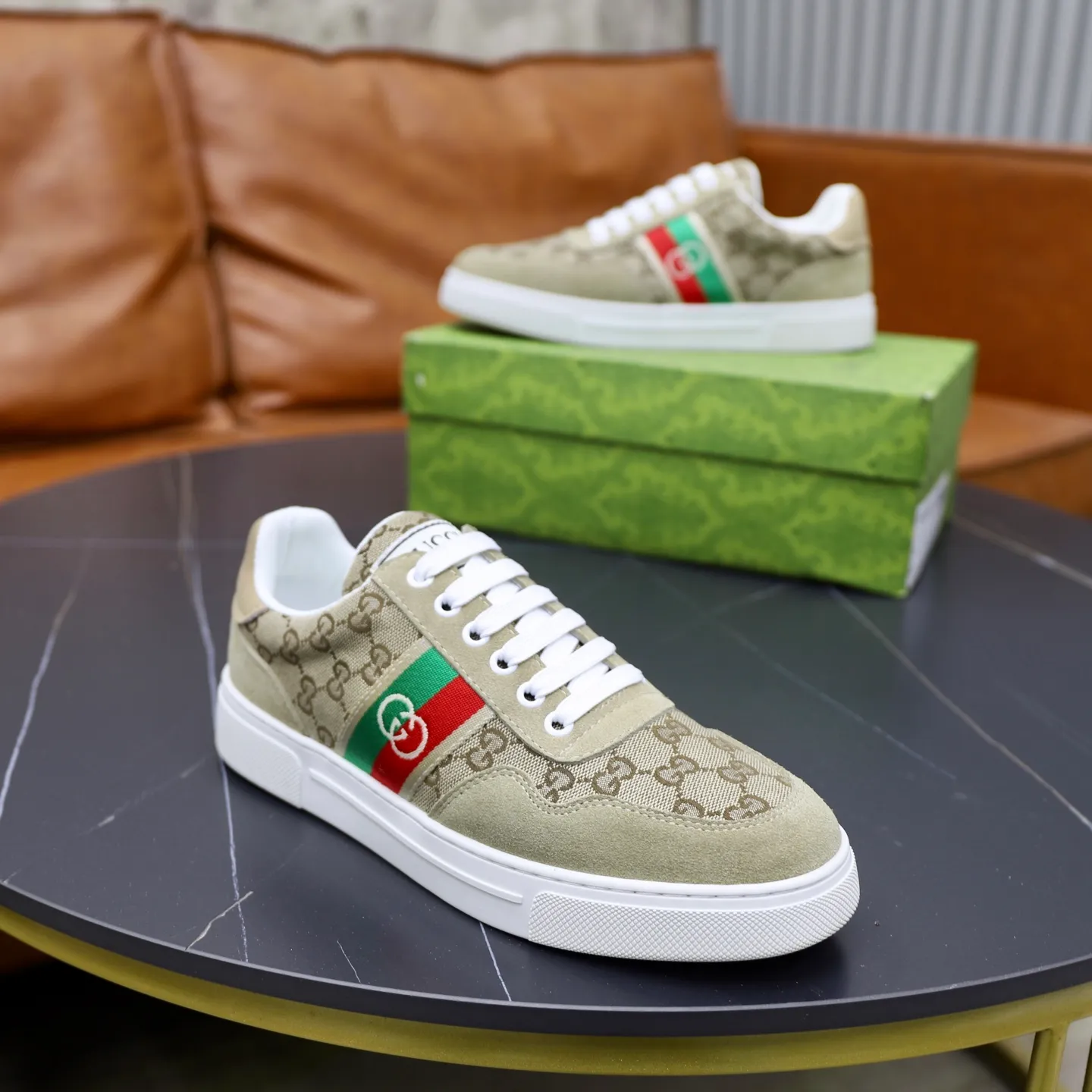 Men's men's shoes 💰440💰🙅‍♂️🙅‍♂️🙅‍♂️ Brand: Gucci GUCCi Standard code: 38-44 (45 customized) Grade: Same as the official website Material: Original material splicing Comfortable and breathable sheepskin lining Lightweight and wear-resistant sports outsole Style category: Men's fashion casual shoes Running sports shoes Distinguished luxury brand elements Top luxury color: actual picture color